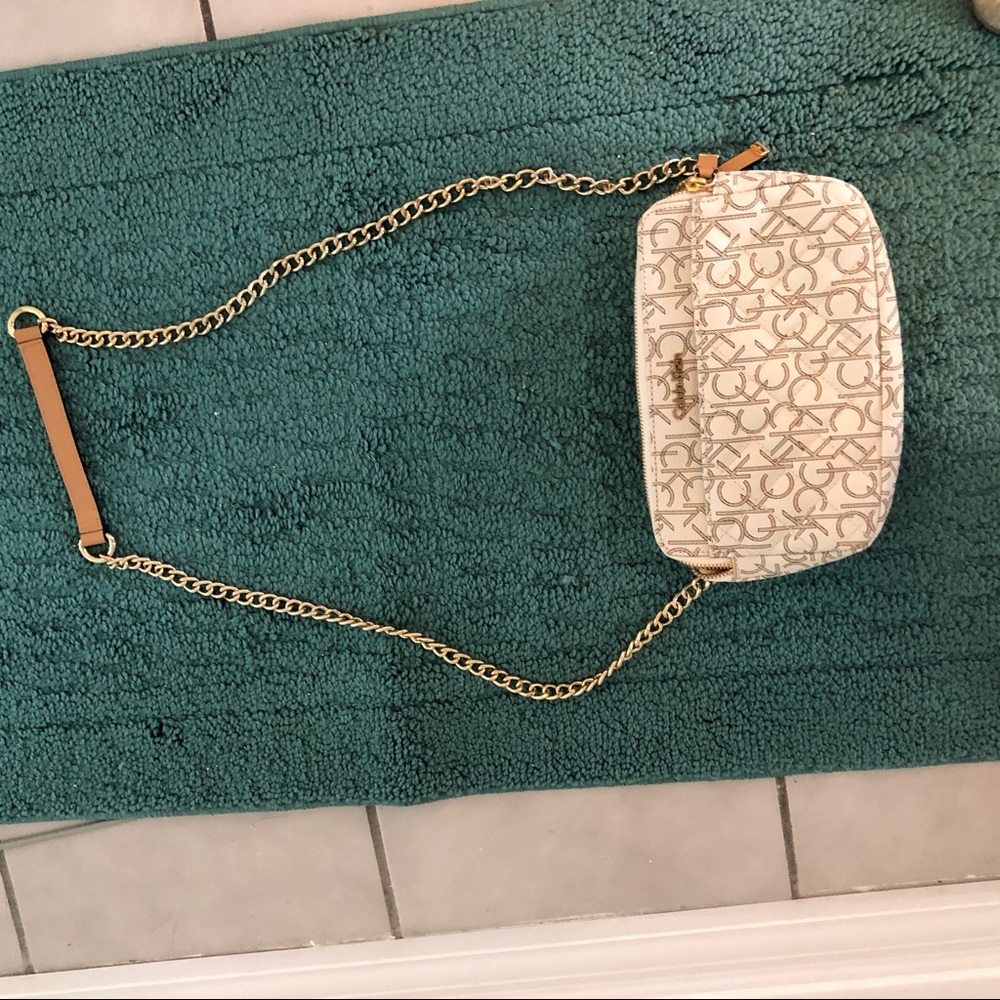 CK. Calvin Klein like new shoulder bad